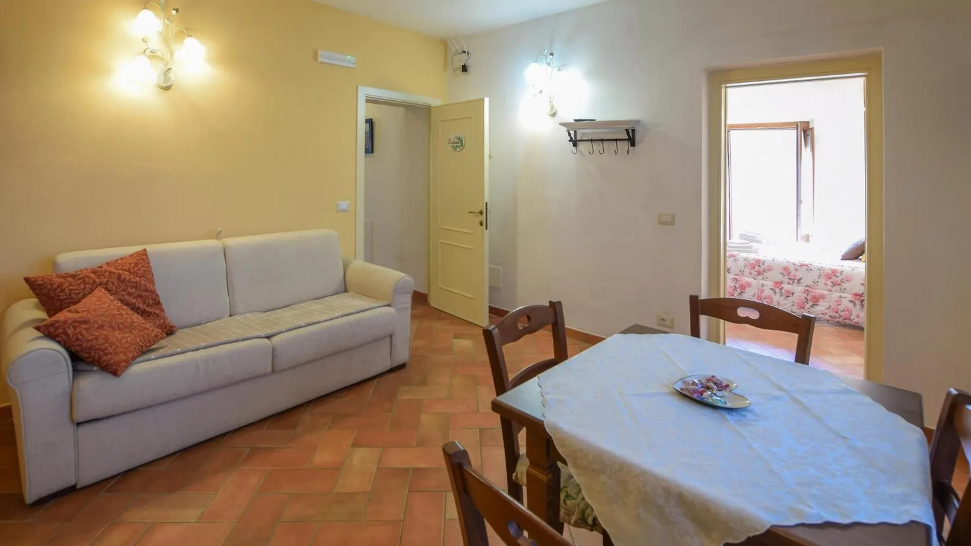 Amazing Home In Pian Del Ponte With Wi-Fi Serravalle  Italia