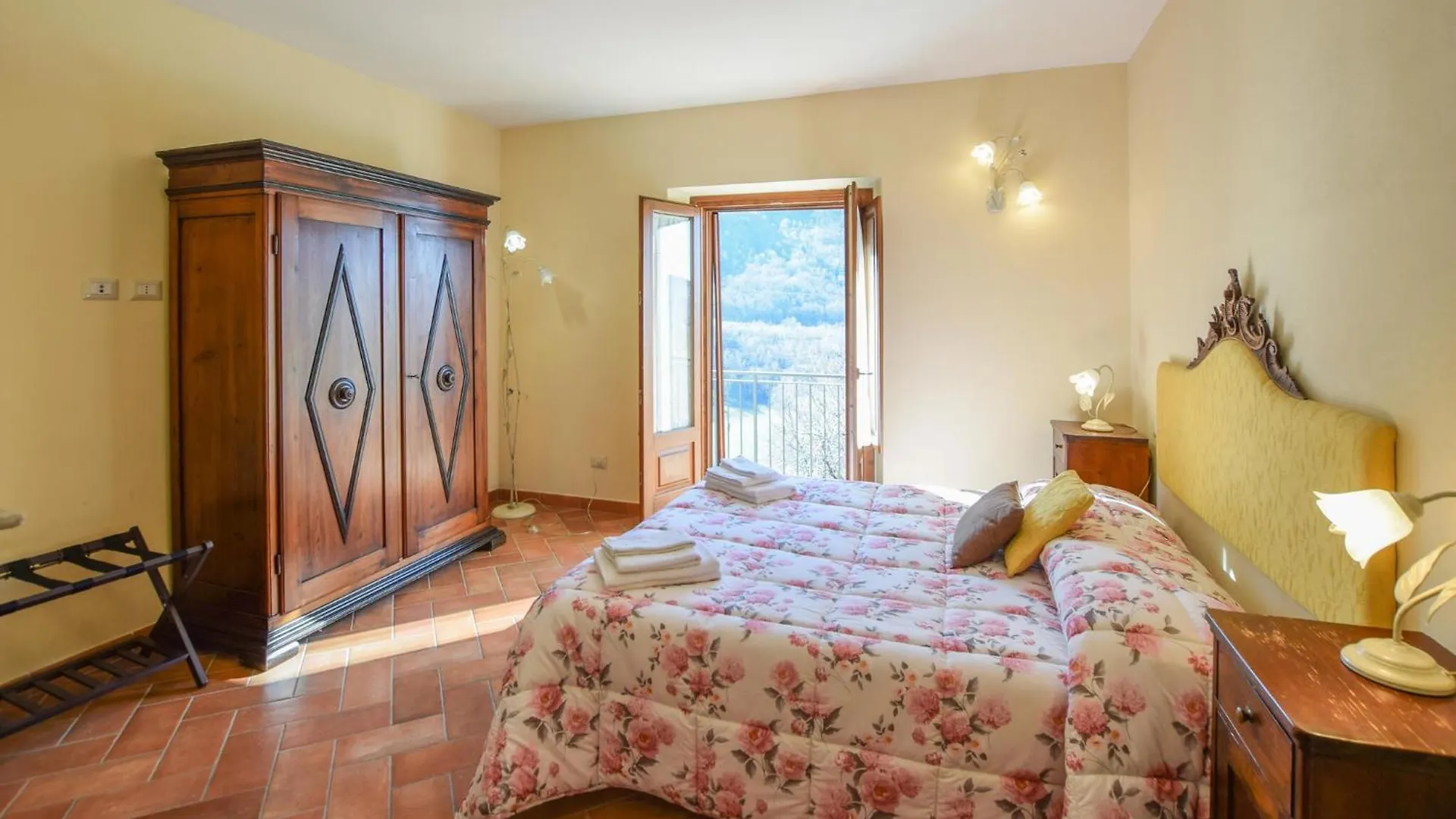 Amazing Home In Pian Del Ponte With Wi-Fi Serravalle  Holiday home