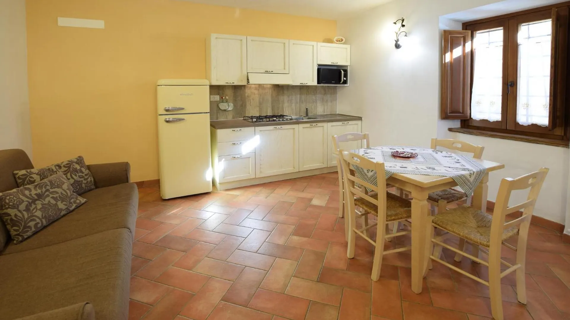 Amazing Home In Pian Del Ponte With Wi-Fi Serravalle  Italy
